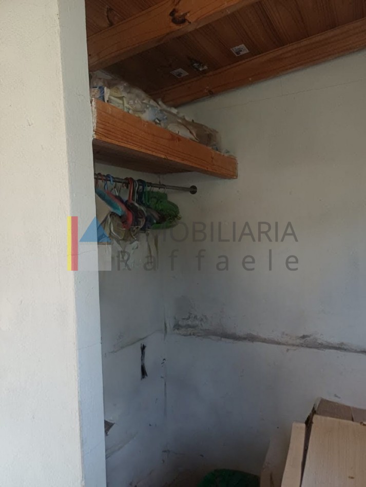 PH a refaccionar con patios y gran terraza   Excelente potencial 