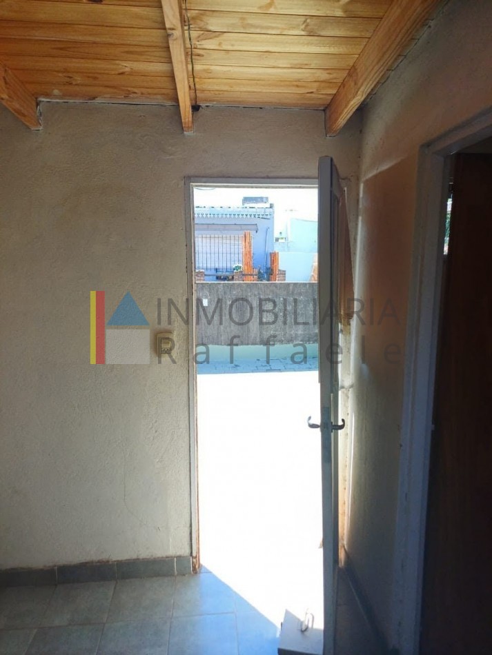 PH a refaccionar con patios y gran terraza   Excelente potencial 