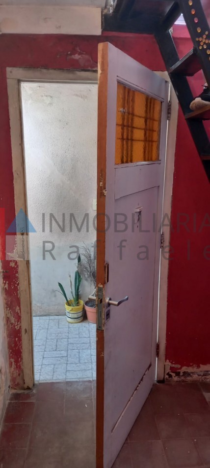 PH a refaccionar con patio y terraza Excelente potencial 