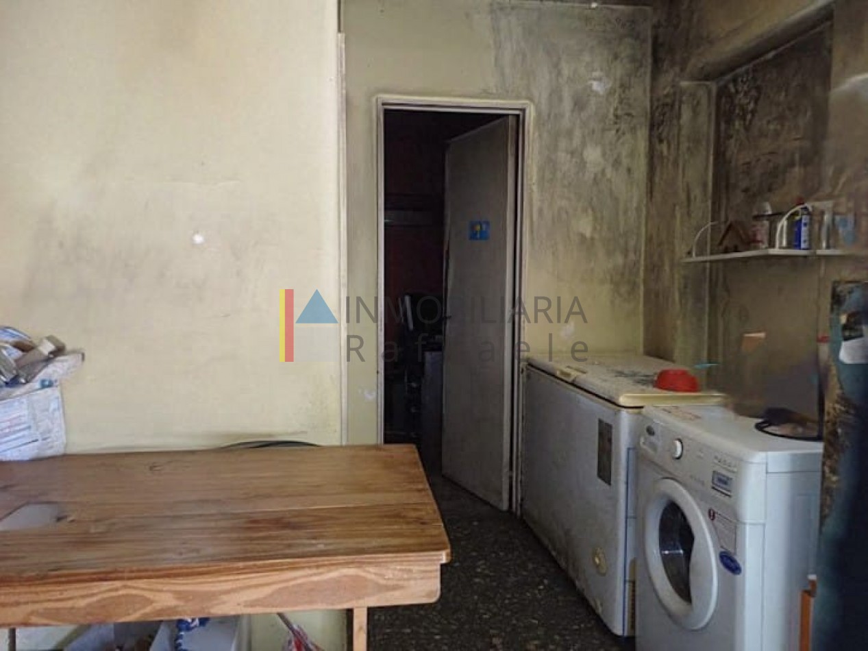 PH a refaccionar con patios y gran terraza   Excelente potencial 