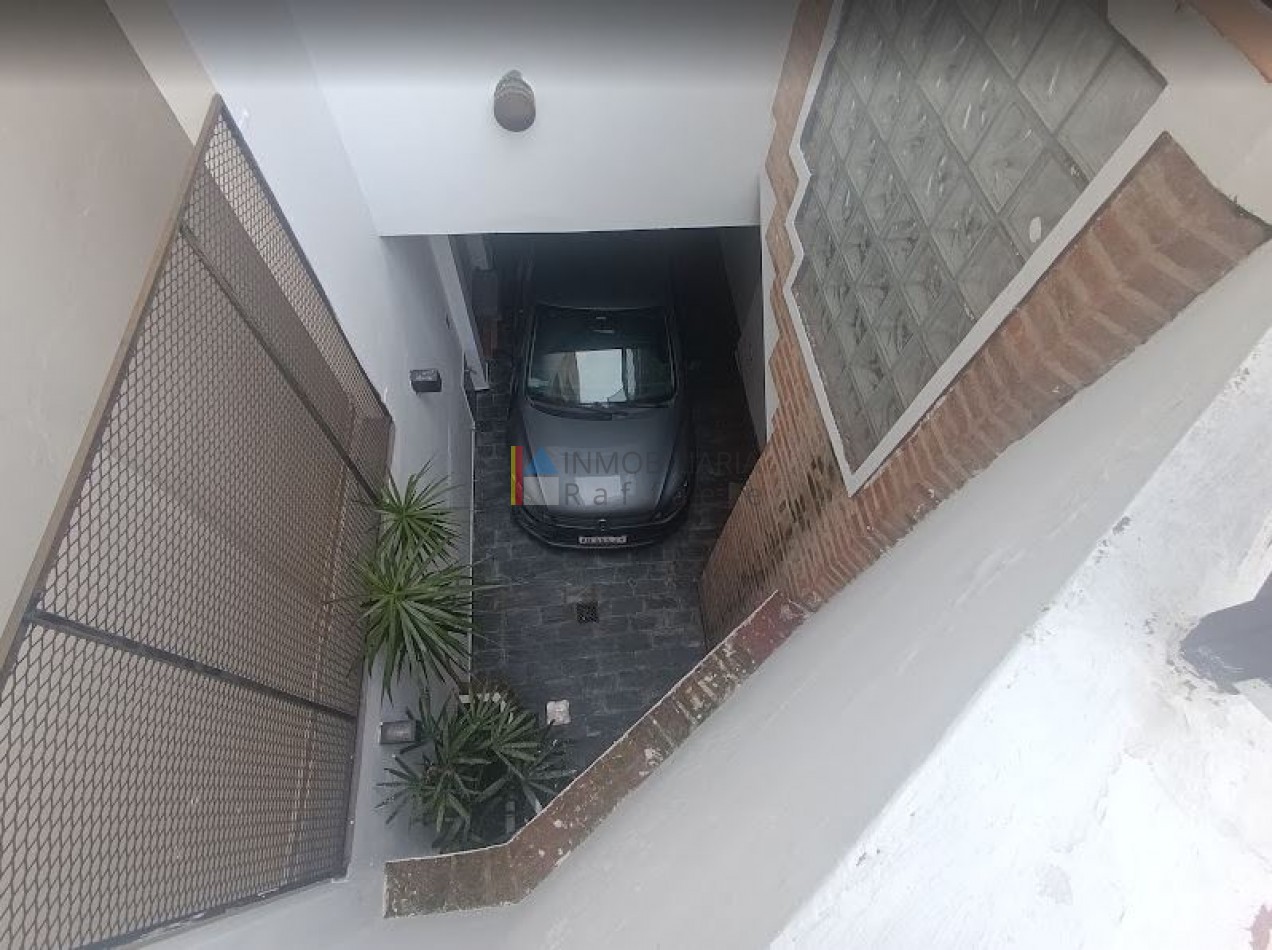 P.H. 3 ambientes al frente con cochera