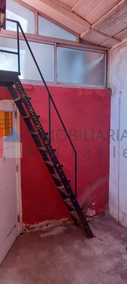 PH a refaccionar con patio y terraza Excelente potencial 