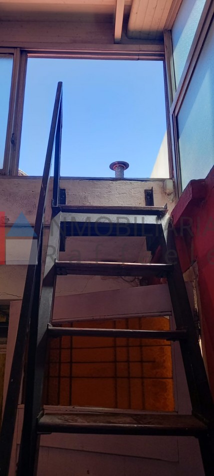 PH a refaccionar con patio y terraza Excelente potencial 