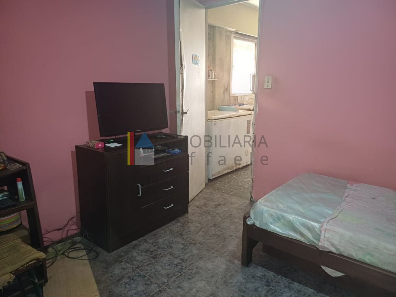 PH a refaccionar con patios y gran terraza   Excelente potencial 