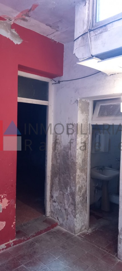 PH a refaccionar con patio y terraza Excelente potencial 