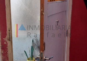 PH a refaccionar con patio y terraza Excelente potencial 